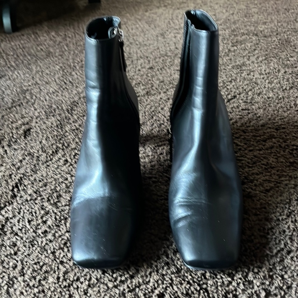 Helena and Kristie Boot